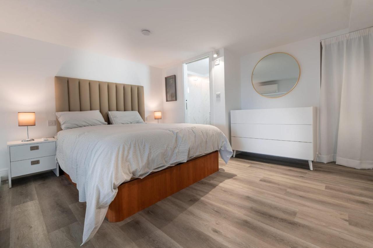 Beachfront Maisonette Gibraltar Eksteriør billede