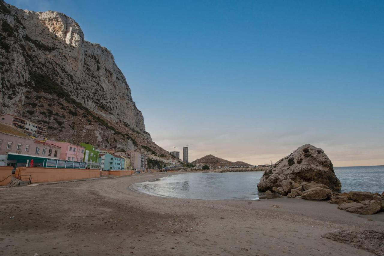 Beachfront Maisonette Gibraltar Eksteriør billede